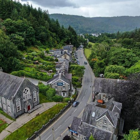Base Camp Snowdonia, Gwersyll Cyntaf Eryri Hostel Betws-y-Coed Bagian luar foto
