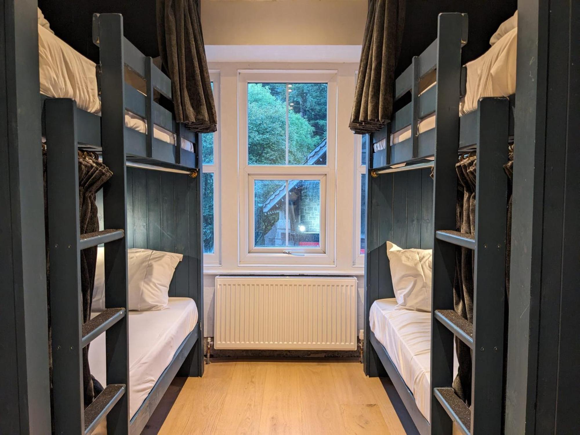 Base Camp Snowdonia, Gwersyll Cyntaf Eryri Hostel Betws-y-Coed Bagian luar foto